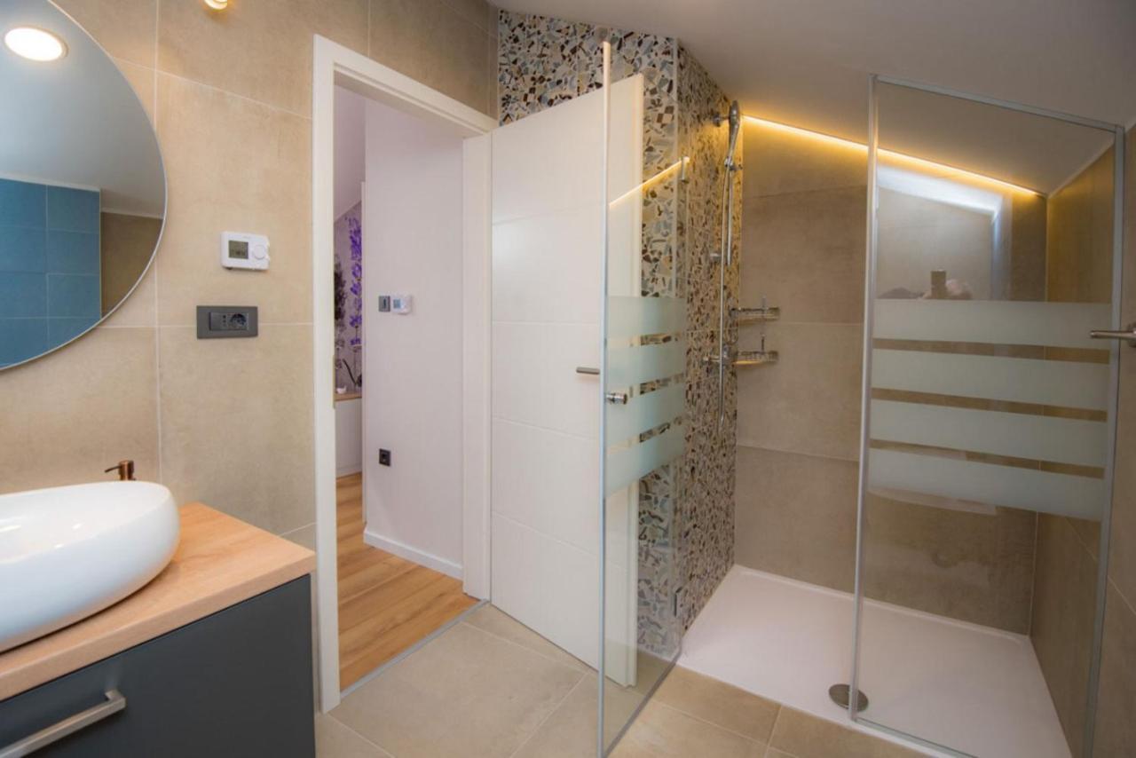 Luxury Paula Apartment
